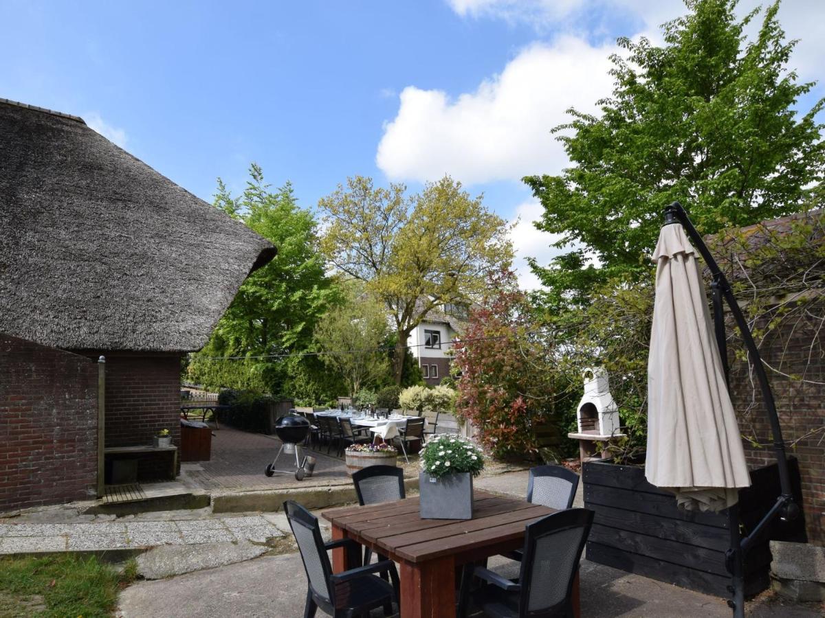 Quaint Farmhouse Near River In Oosterwijk Леердам Екстериор снимка