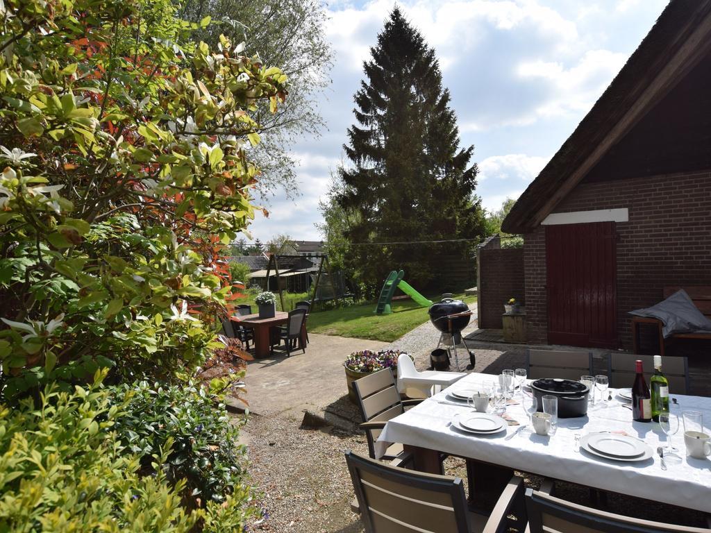 Quaint Farmhouse Near River In Oosterwijk Леердам Екстериор снимка